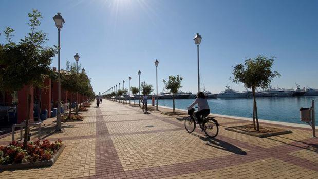Seaside Apartment In Flisvos Marina Αθήνα Εξωτερικό φωτογραφία